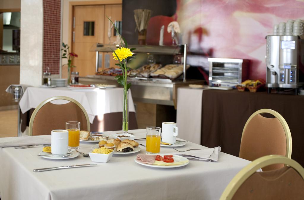Hotel Tocina Business Albolote Restaurant bilde